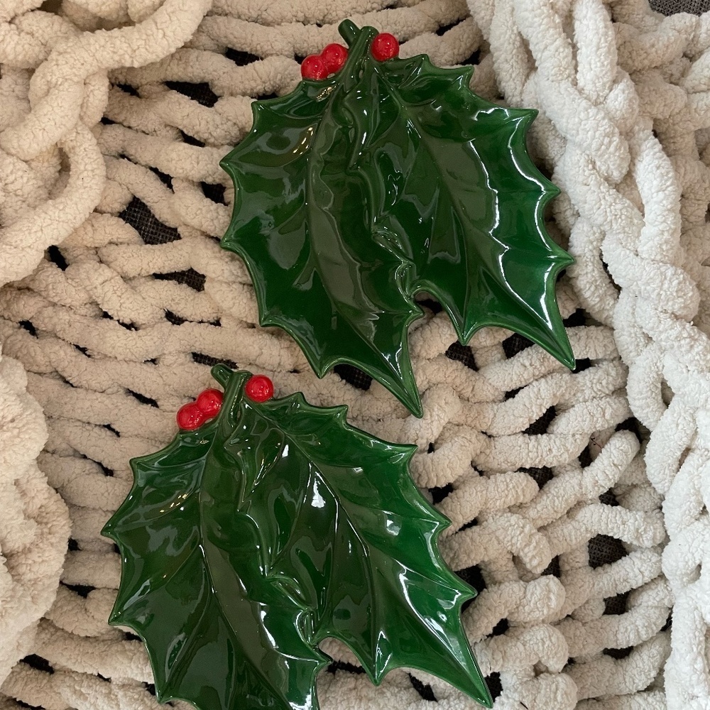 SET OF 2 VINTAGE CERAMIC HOLLY BERRY DIVIDED CANDY/RELISH/TRINKET DISH